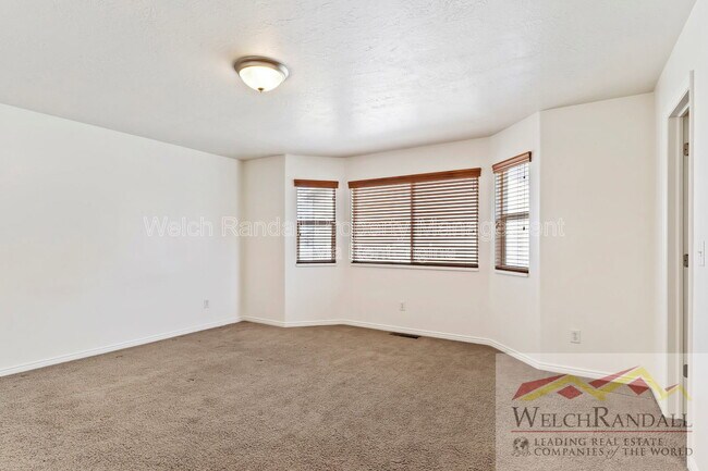 Building Photo - 2126 Pebblebrook Rd
