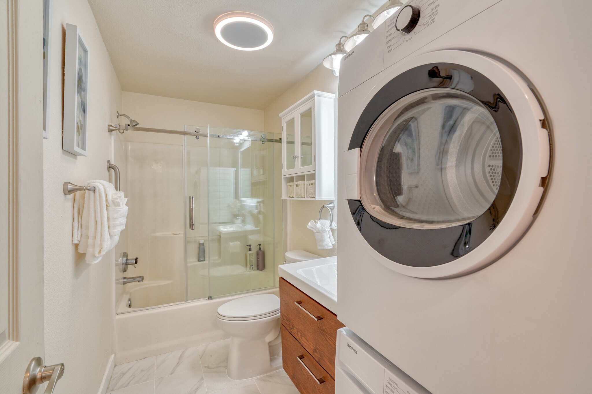 Building Photo - 1676 SE Marion St