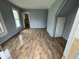 Building Photo - 206 Franklin St