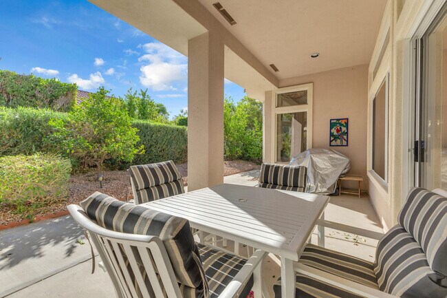 Building Photo - 37468 Westridge Ave