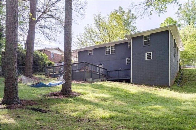 Building Photo - 1401 Plaza Ave SW