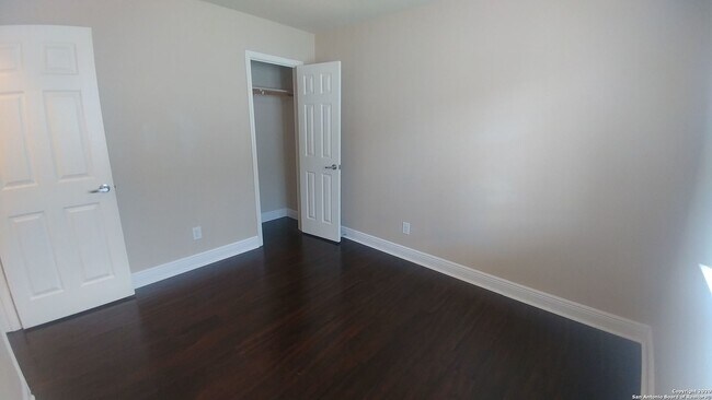 Building Photo - 9215 Mare Country