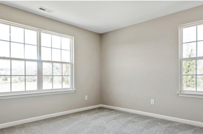 Building Photo - Modern End-Unit Townhome with Main-Level Primary Suite & Loft in Strawberry Creek