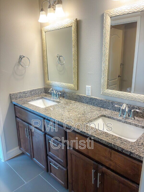 Building Photo - 3701 Nahid Ct
