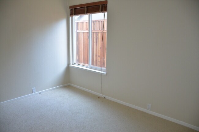 Building Photo - 3576 Yellowstone Ct