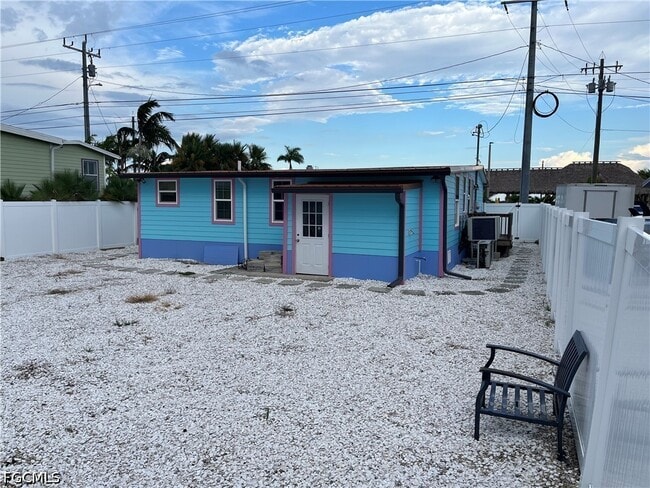Building Photo - 4874 Pine Island Rd