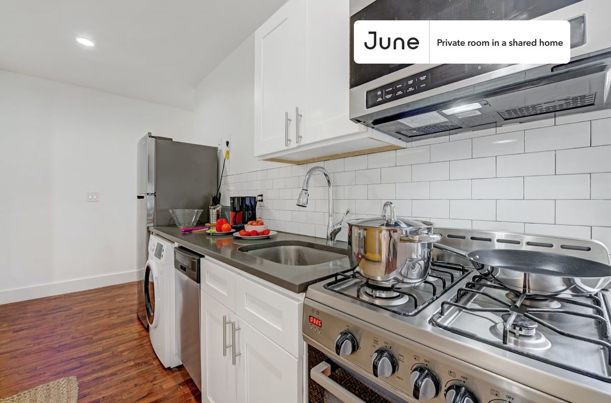 Building Photo - Stylish Private ROOM in Kensington