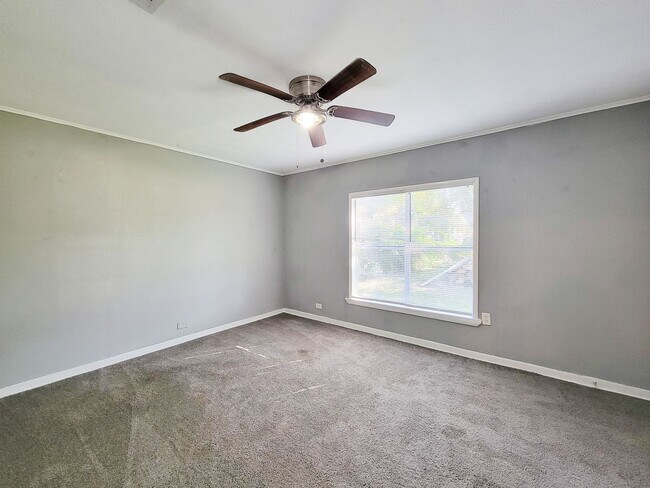 Building Photo - RECENTLY REMODELED HOME IN LA MARQUE