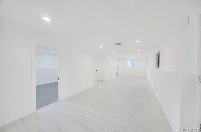 Building Photo - 29 Dillon Dr