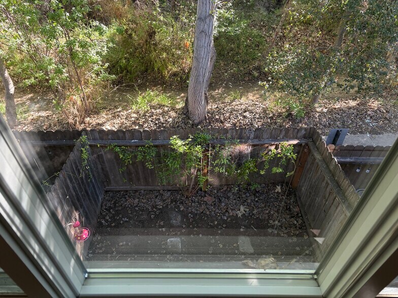 Building Photo - 345 Kellogg Way