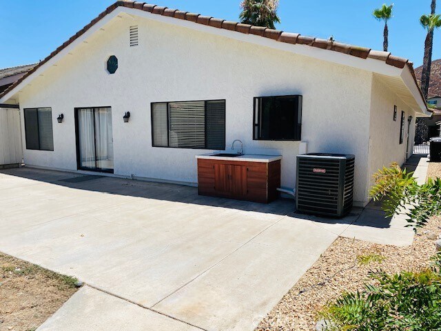 Building Photo - 24150 Cruise Cir Dr