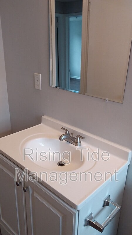 Building Photo - 2529 Circle Dr