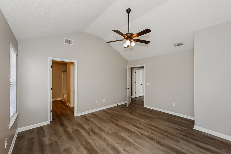 Building Photo - 15 Cityview Dr