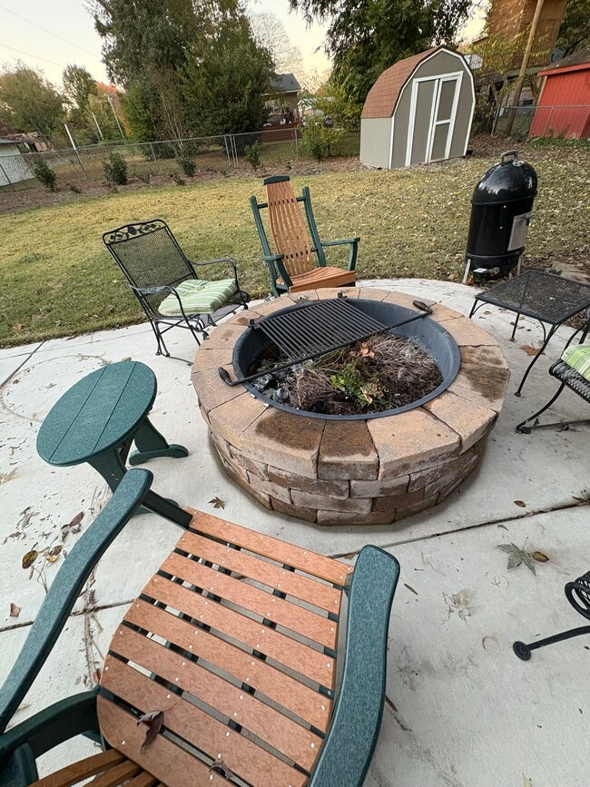 Building Photo - 901 James St