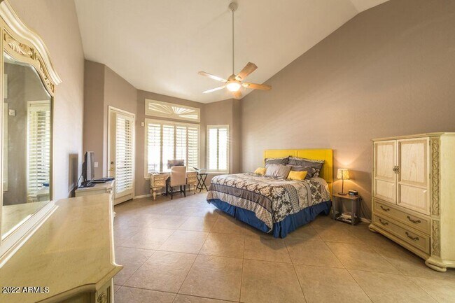 Building Photo - 13352 W Alvarado Dr