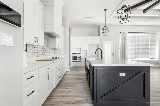 Building Photo - 16 Rabbit Run Ave