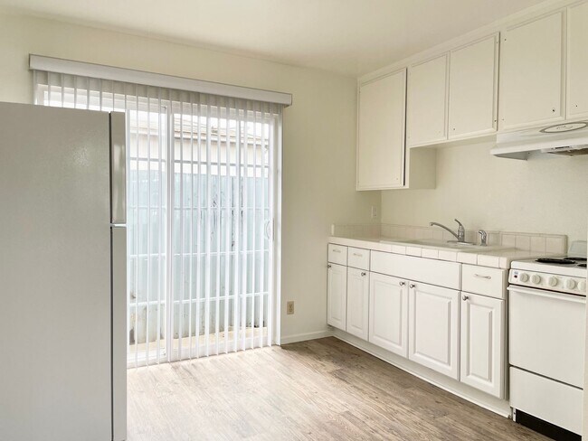 Building Photo - Remodeled Studio West of Coast Hwy!