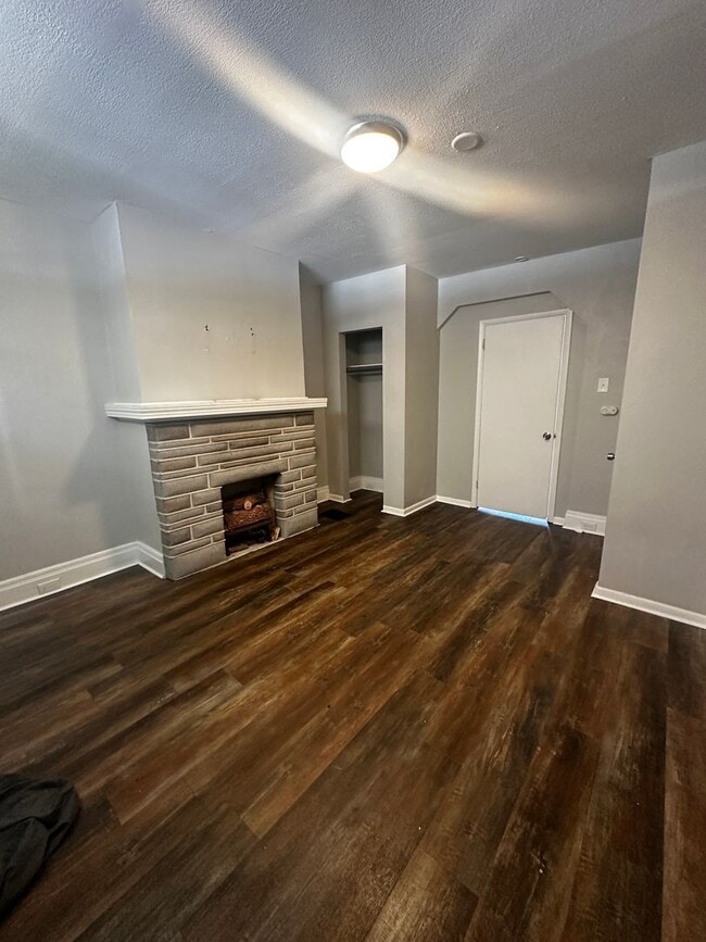 Building Photo - 1408 Methyl St