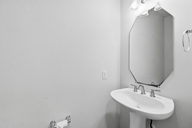 Building Photo - 2117 Rushing Spring Dr
