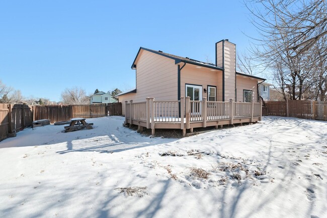 Building Photo - Adorable 2 story 3bdrm home