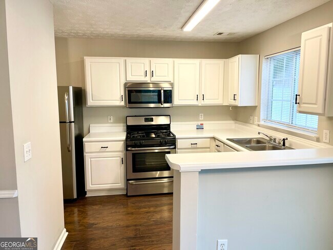 Building Photo - 650 Windcroft Cir NW