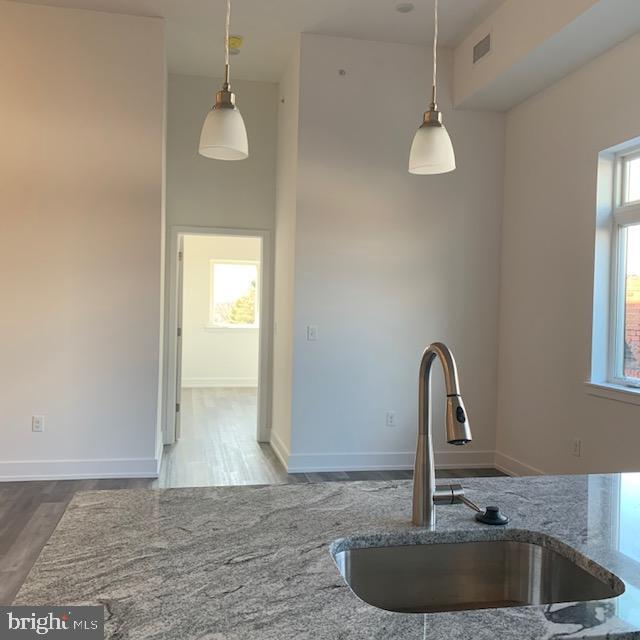 Building Photo - 6164 Ridge Ave