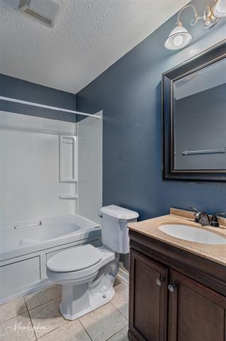 Building Photo - 3410 Woodvine Cir