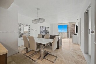 Building Photo - 485 Brickell Ave