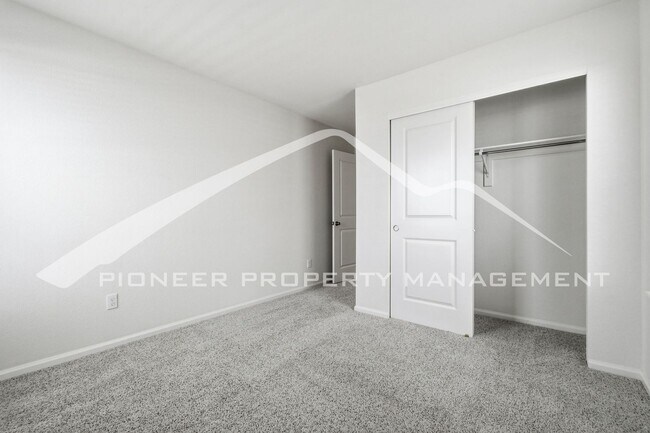 Building Photo - Gorgeous Home with Washer/Dryer and 2-Car Garage