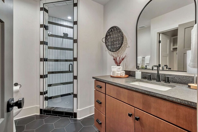 Building Photo - 1701 Portland Ave