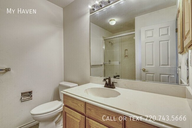 Building Photo - Stunning Heritage West home with all the b...