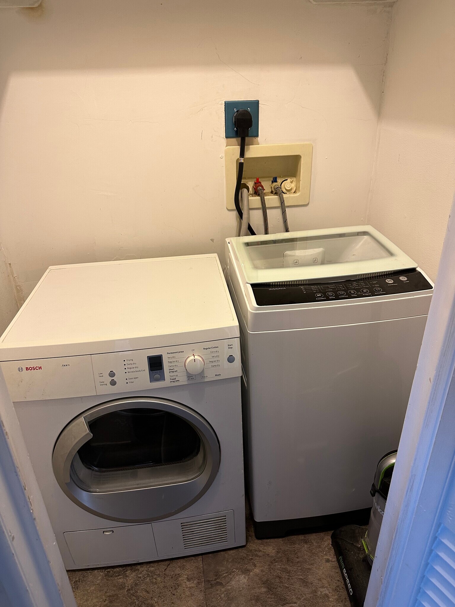 Washer & Dryer - 821 Barracks St