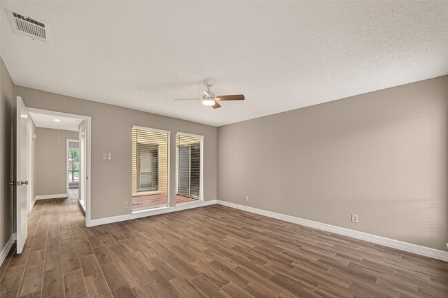 Building Photo - 15915 Dunmoor Dr