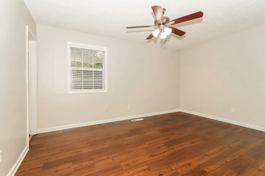 Building Photo - 5224 Brough Ln
