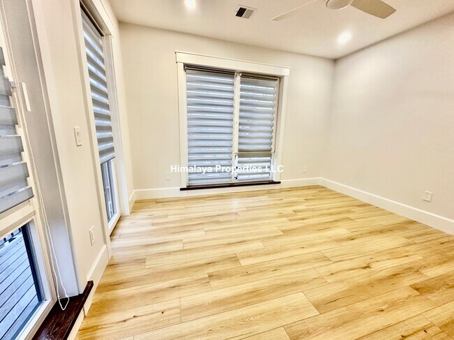 Building Photo - 100 Mt Pleasant Ave