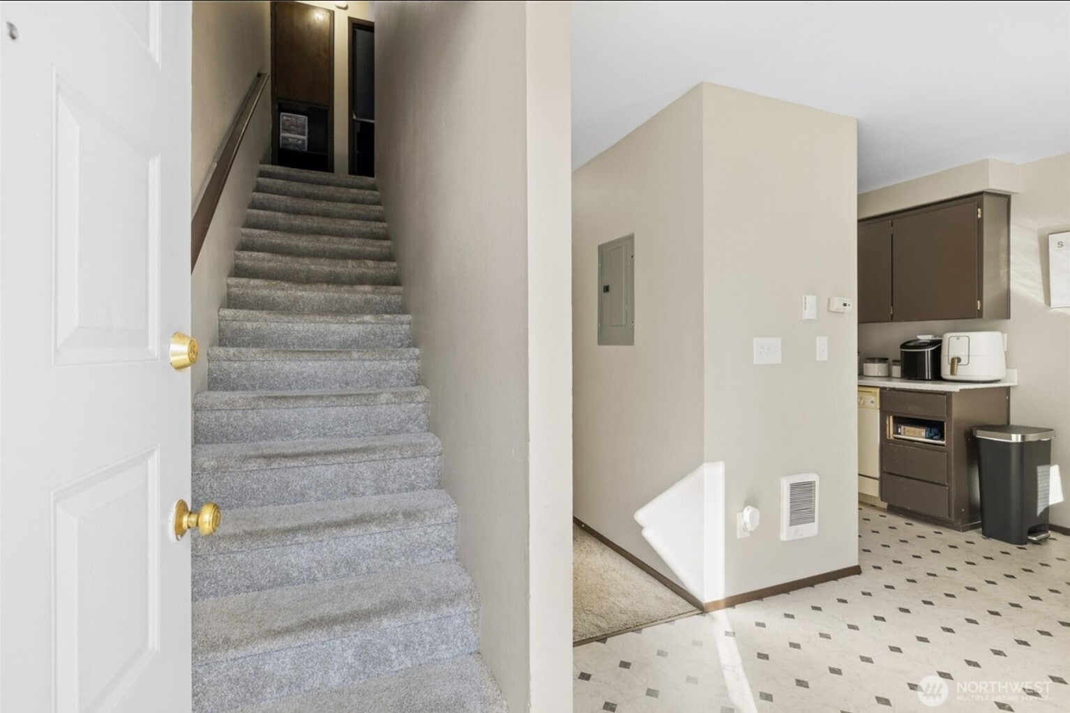 Building Photo - 429 37th St SE