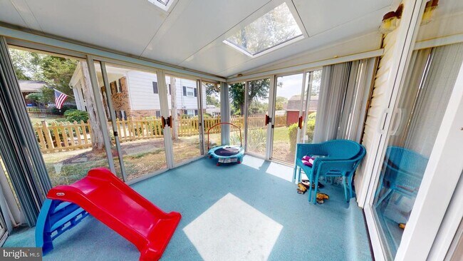 Building Photo - 5810 Helmsdale Ln