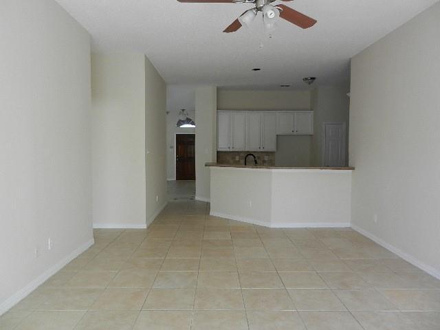 Building Photo - 722 Rolling Hills Dr