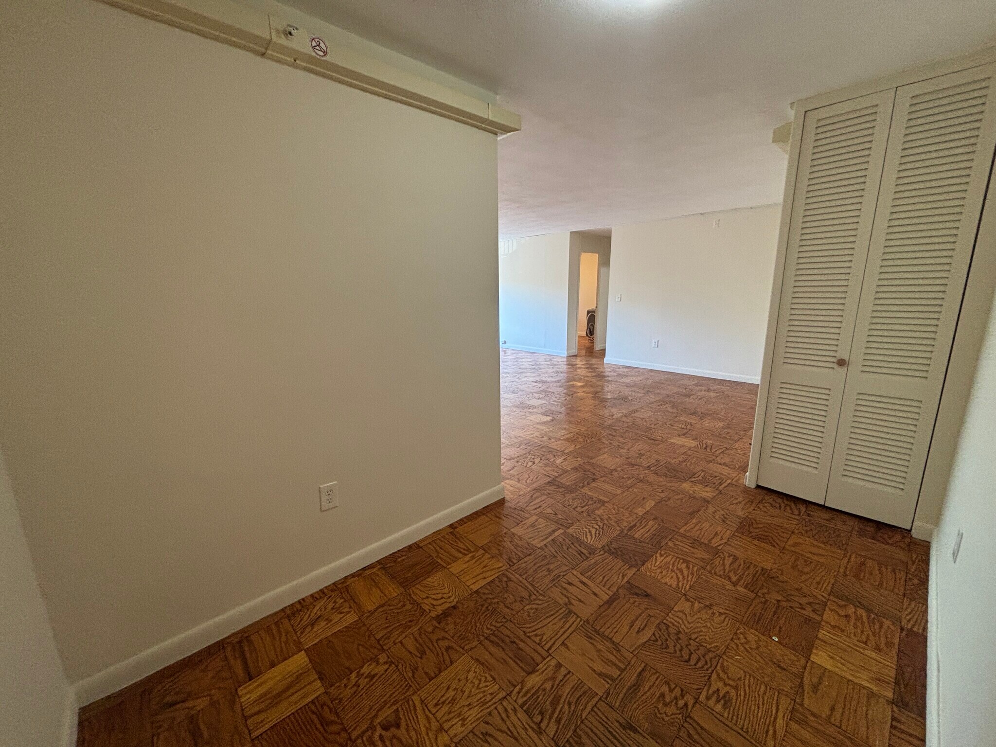 Building Photo - 80 Monmouth St