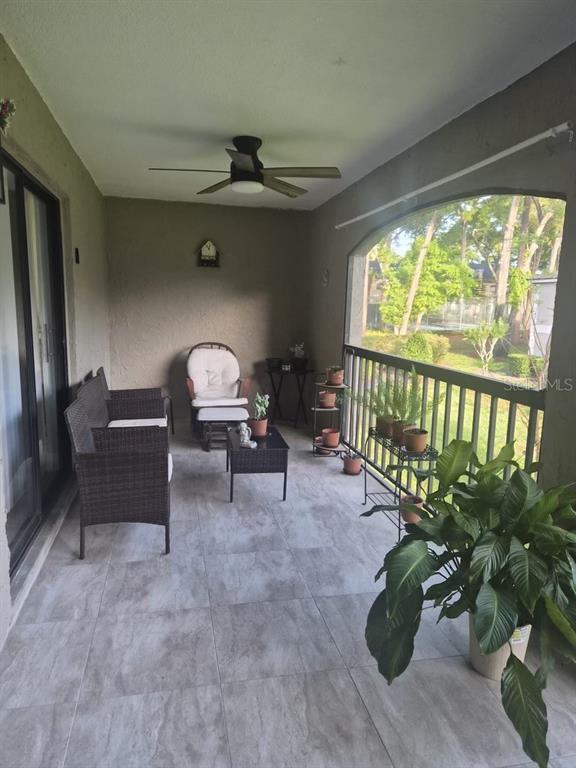 Building Photo - 1055 Kensington Park Dr