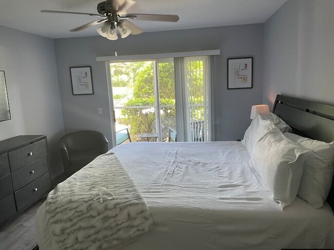 Master Bedroom - 850 S Tamiami Trl