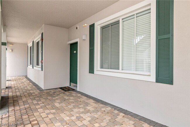 Building Photo - 791 14th St NE