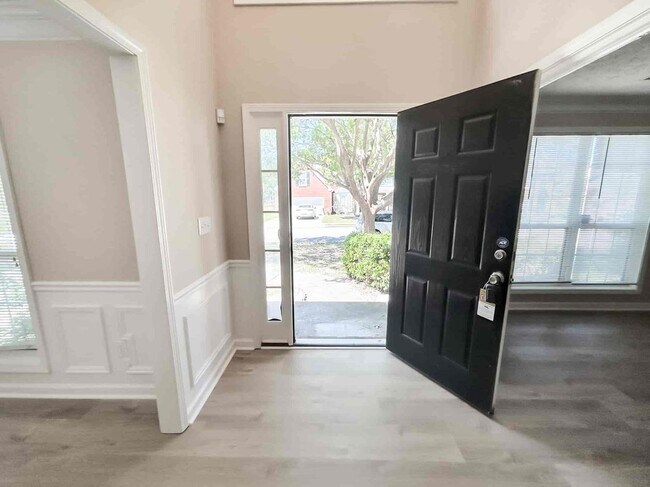Building Photo - 6090 Farmwood Way SE