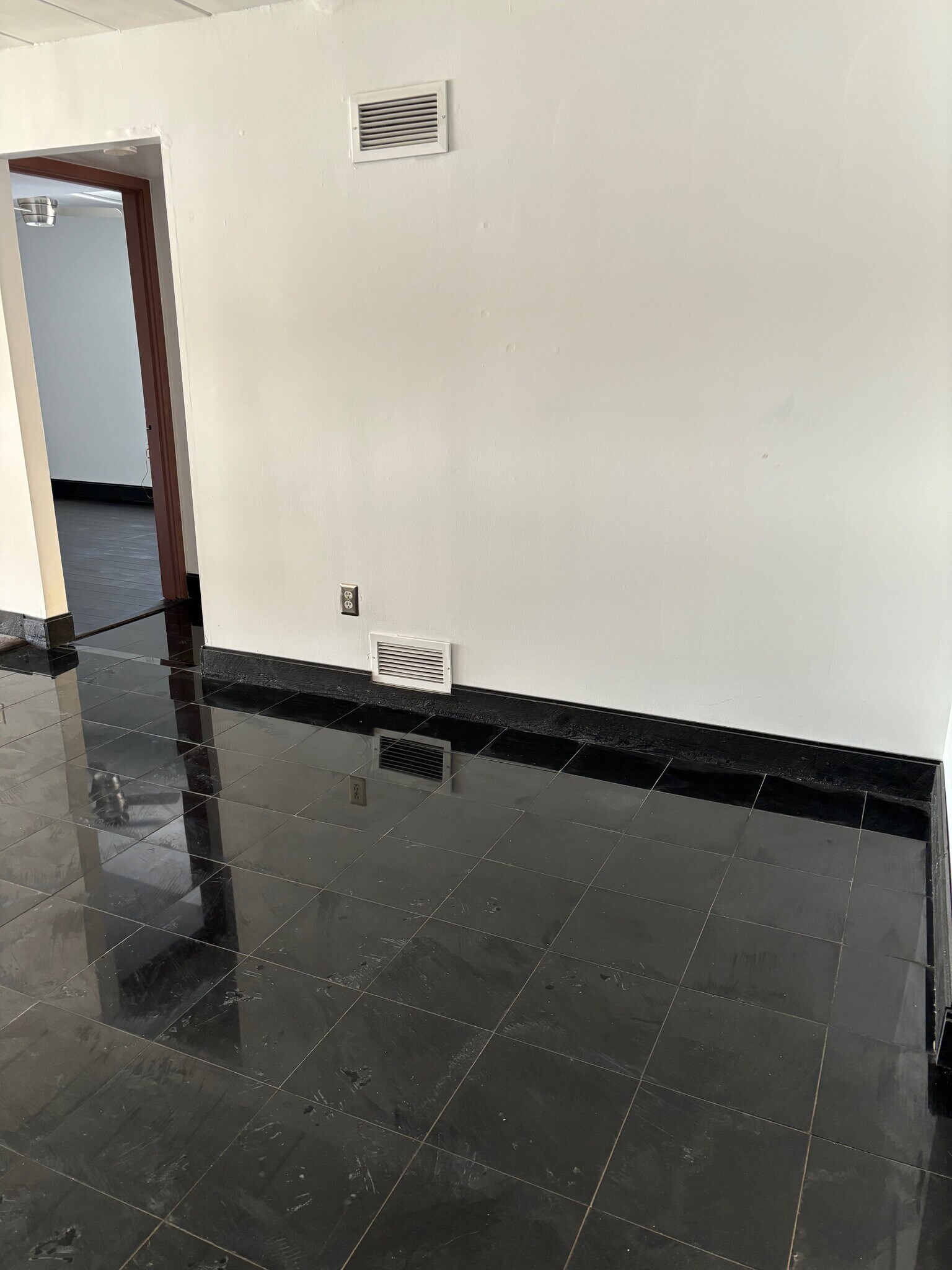 Building Photo - 2034 Swallow Hill Rd