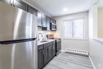 Building Photo - 311 N Sycamore Ave