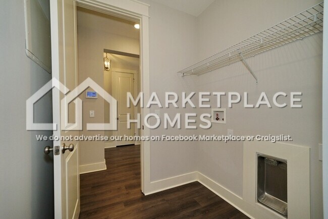 Building Photo - 1067 Harrison Bayou Dr