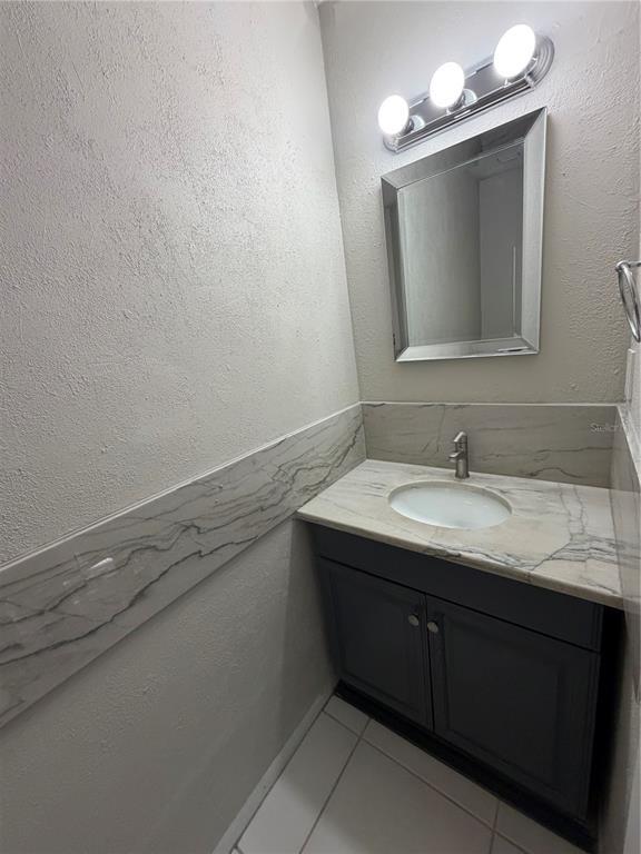 Building Photo - 799 Fairwood Ln