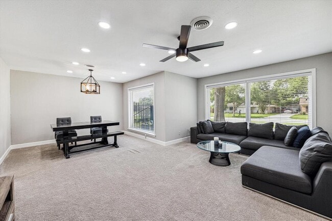 Building Photo - 5259 Willowbend Blvd