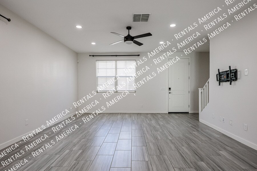 Building Photo - 743 N Abalone Ct.