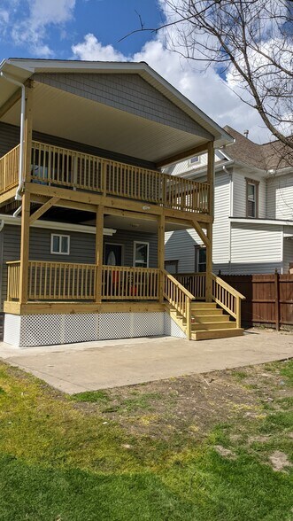 Back of House - 209 3rd St